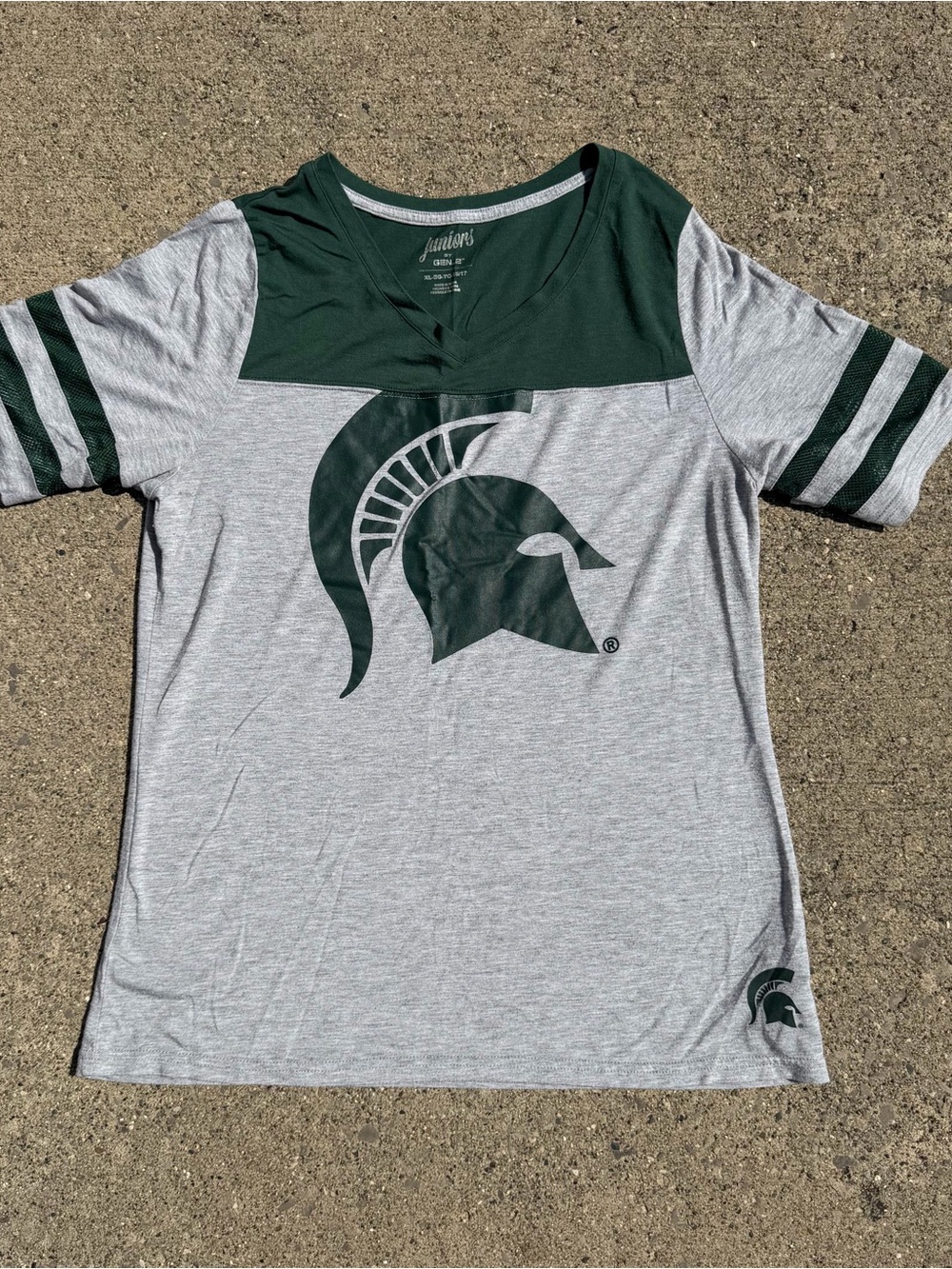 Michigan State Spartans V Neck Tee Size XL